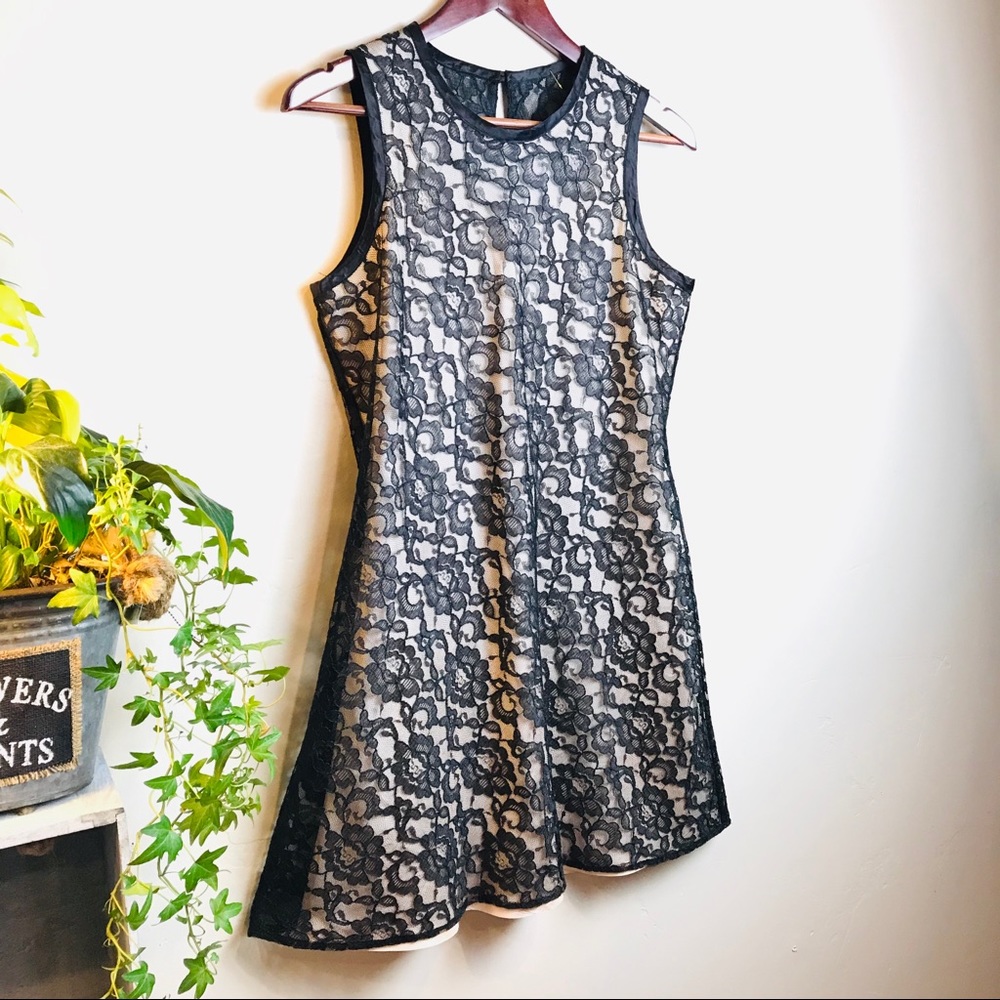 BREAKING LOOSE lace dress, sleeveless barely worn!